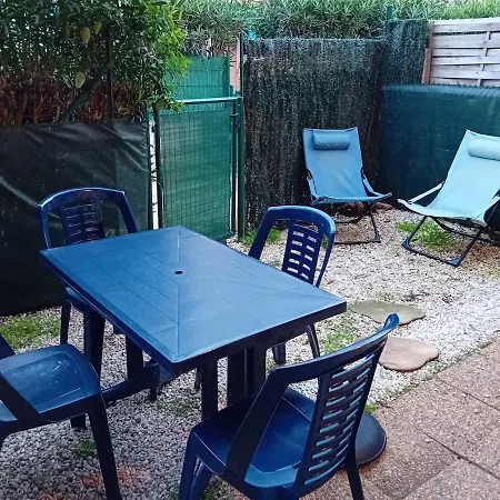 Joli T2 Cosy Avec Jardin 600 M Et Avec Grande Piscine Commune Et Petite Pour Les Enfants